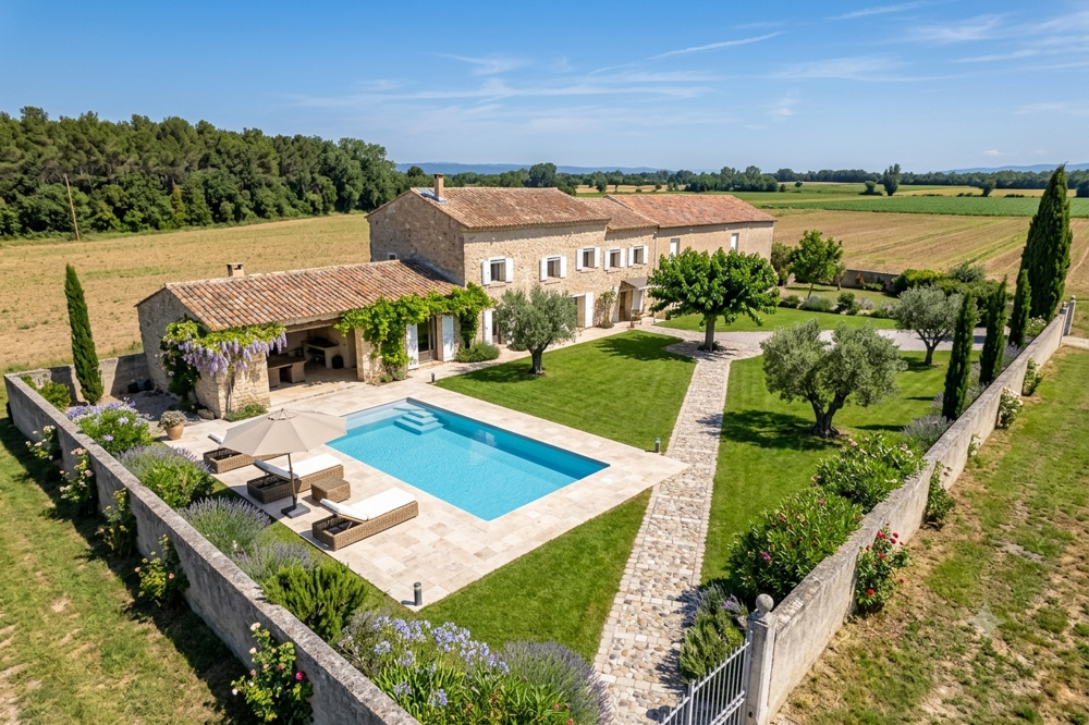 Maison 7 pièces 270 m² · à L Isle sur la Sorgue · 270 m² · 695 000 €