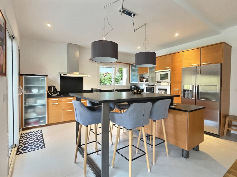 � vendre  Maison Divonne-les-Bains (01220)