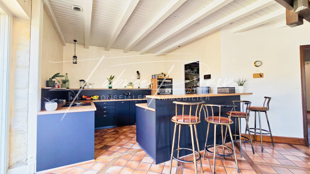 à vendre  Propriété/château Rochefort (17300)