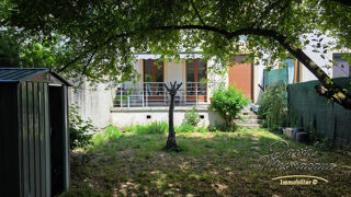 Vente Appartement T2 de 37 m2 en rez-de-jardin - cour boisée, terrasse et cave à Meulan centre Meulan en yvelines