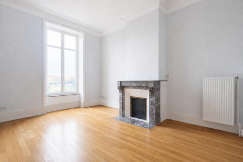  Appartement � louer 6 pi�ces 128 m�