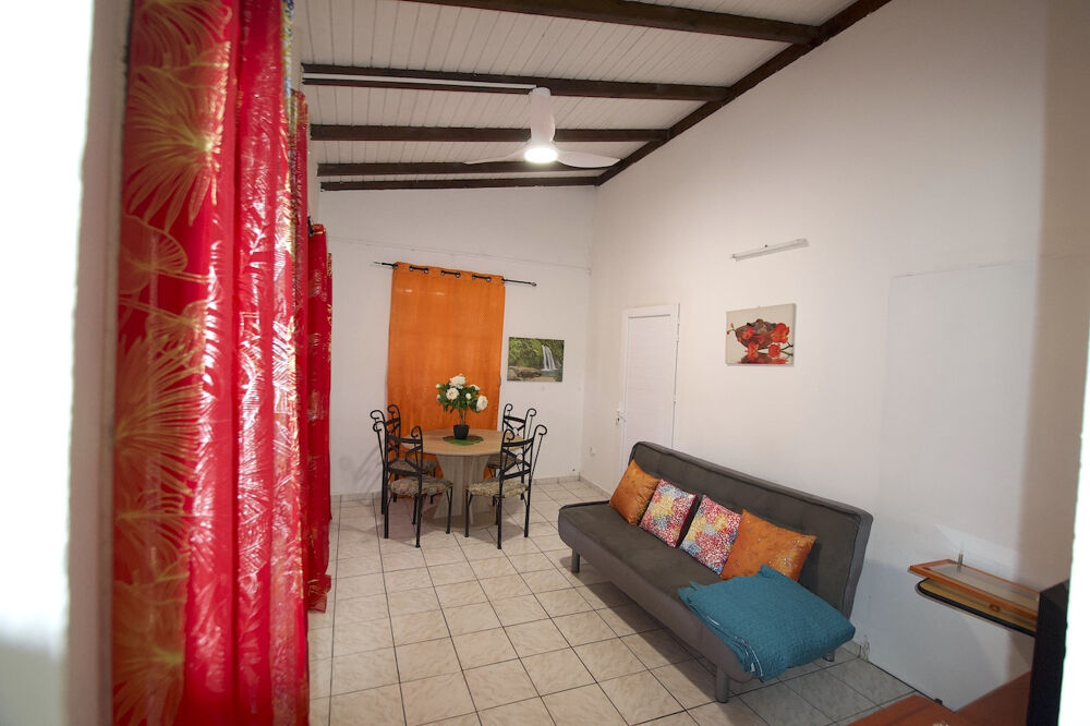 Location Maison Belle maison T3 meublée climatisée sur les hauteurs de 3 rivières Trois rivieres