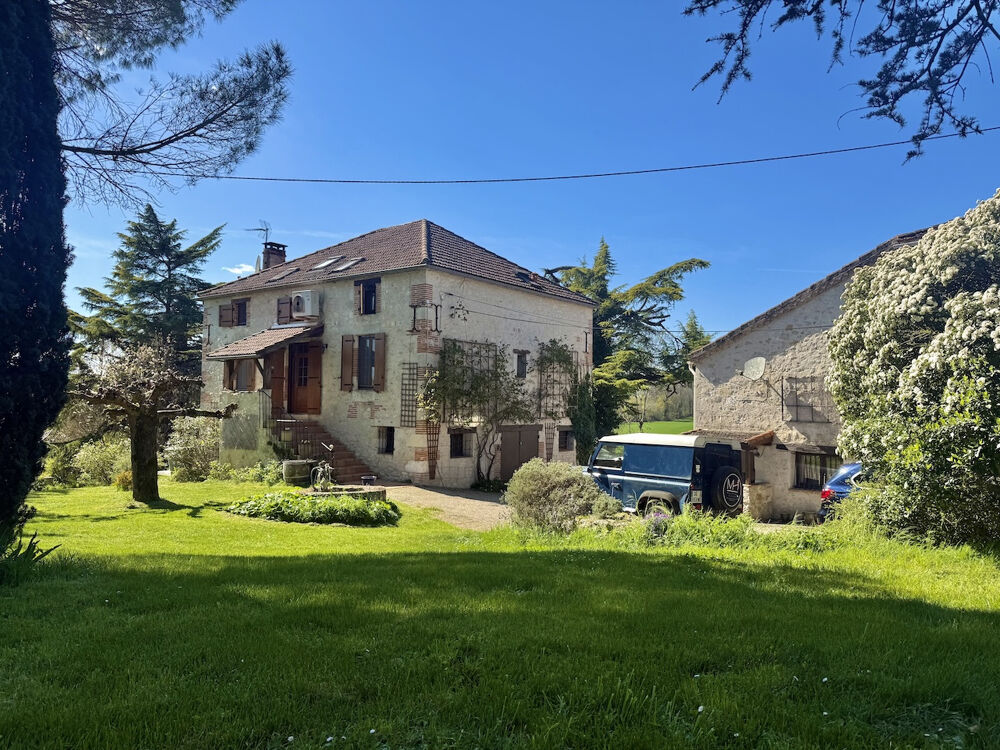 Vente Propriété/Château Maison avec 5 chambres, gite, dependants, 3 hectares et piscine Castelsagrat