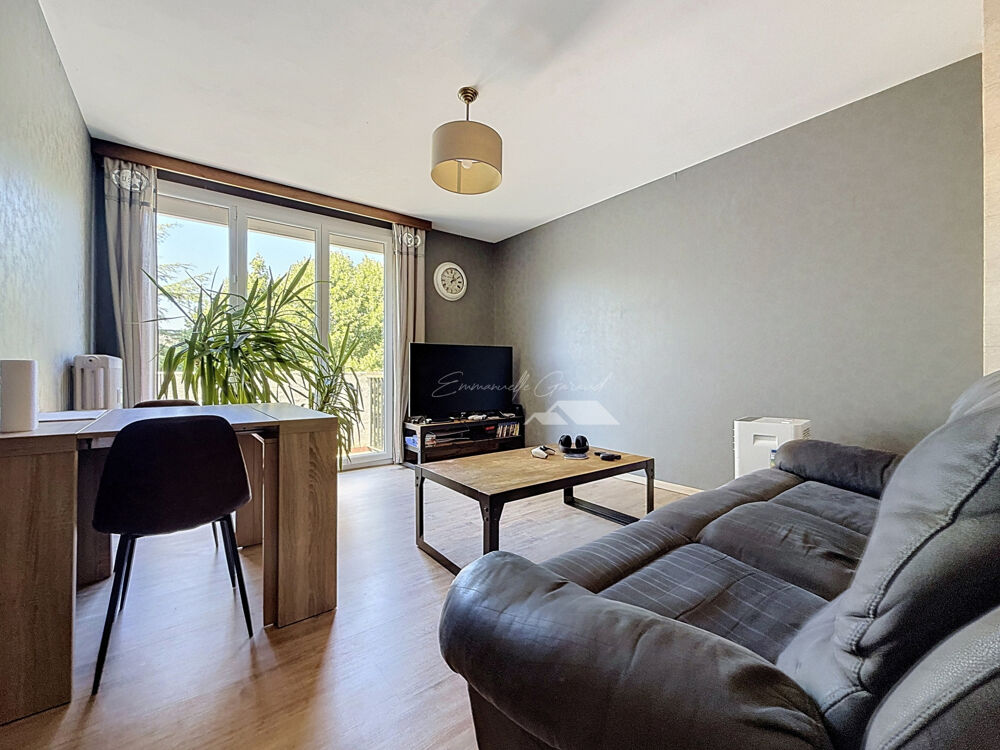 Résidence du Stade // Appartement type 4 // Quatrième étage avec balcon