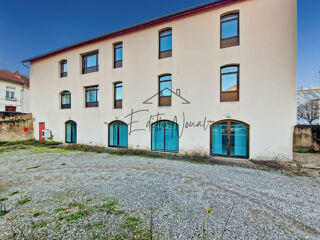  Immeuble � vendre 606 m�