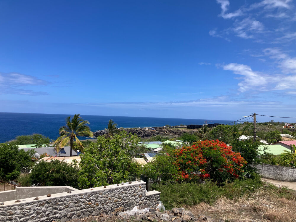 Vente Terrain Terrain avec belle vue mer de 302 m2 viabilisé à bâtir Les trois bassins