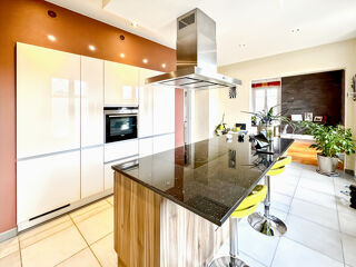  Appartement  vendre 3 pices 143 m
