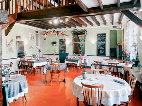 Joli restaurant traditionnel renomm&eacute; avec logement et Licence IV &agrave; c&eacute;der - secteur Etampes 99000 91150 Ormoy la riviere