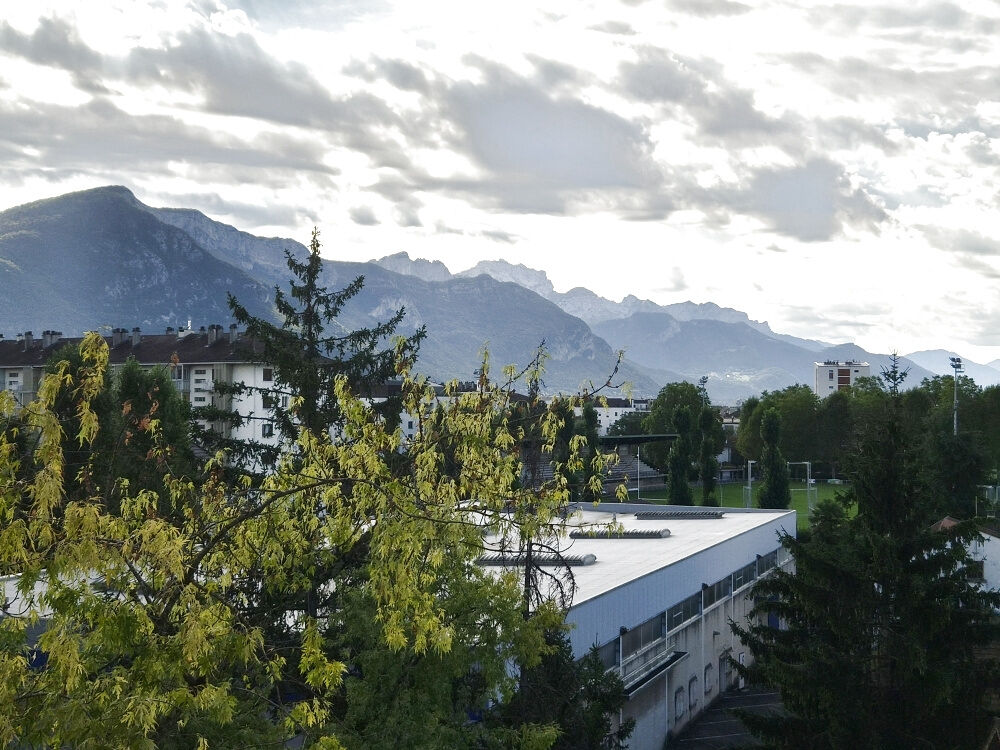 Exclusivité ! Rare, Bel appartement récent type 3 avec terrasse, vue et garage.