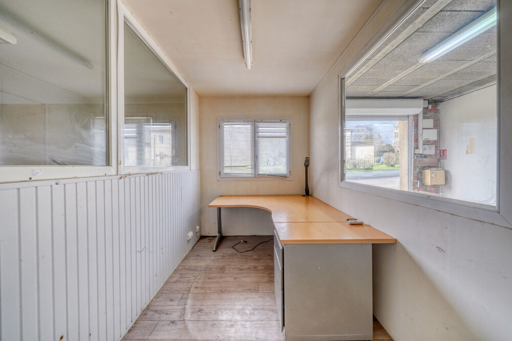 Vente Parking/Garage Bâtiment de 600m2 sur parcelle de 1000m2 Maransin