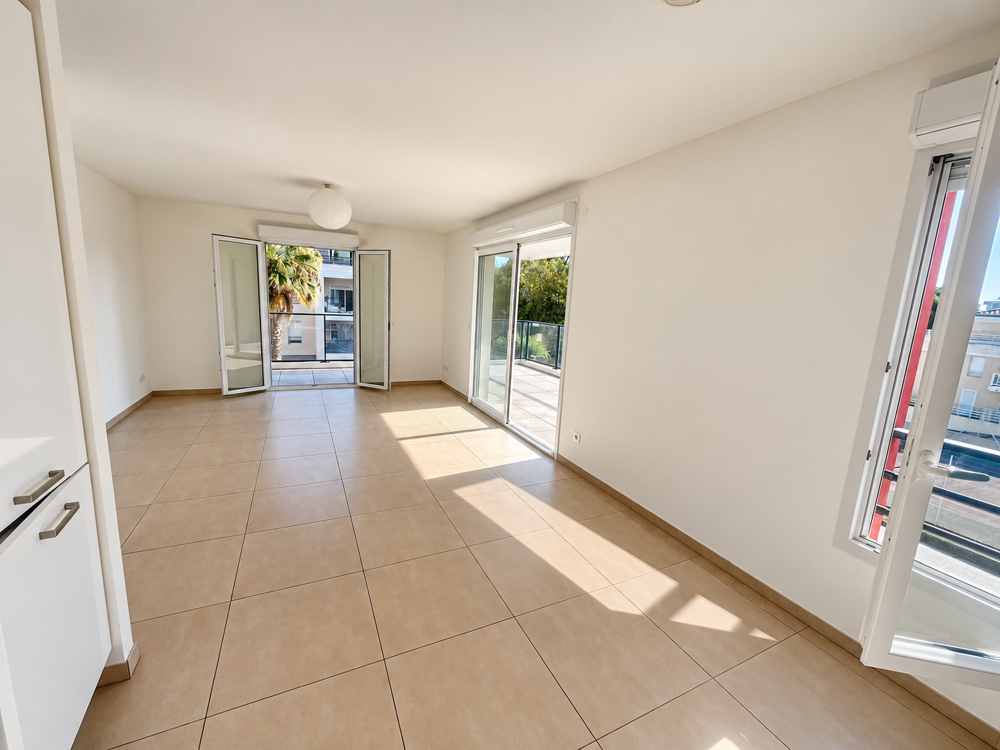 Vente Appartement APPARTEMENT SANS TRAVAUX DANS COPROPRIETE RECENTE Mandelieu la napoule