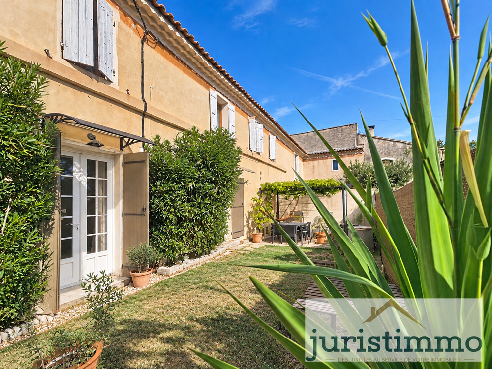 Maison de plain pied au coeur des vignes avec jardin