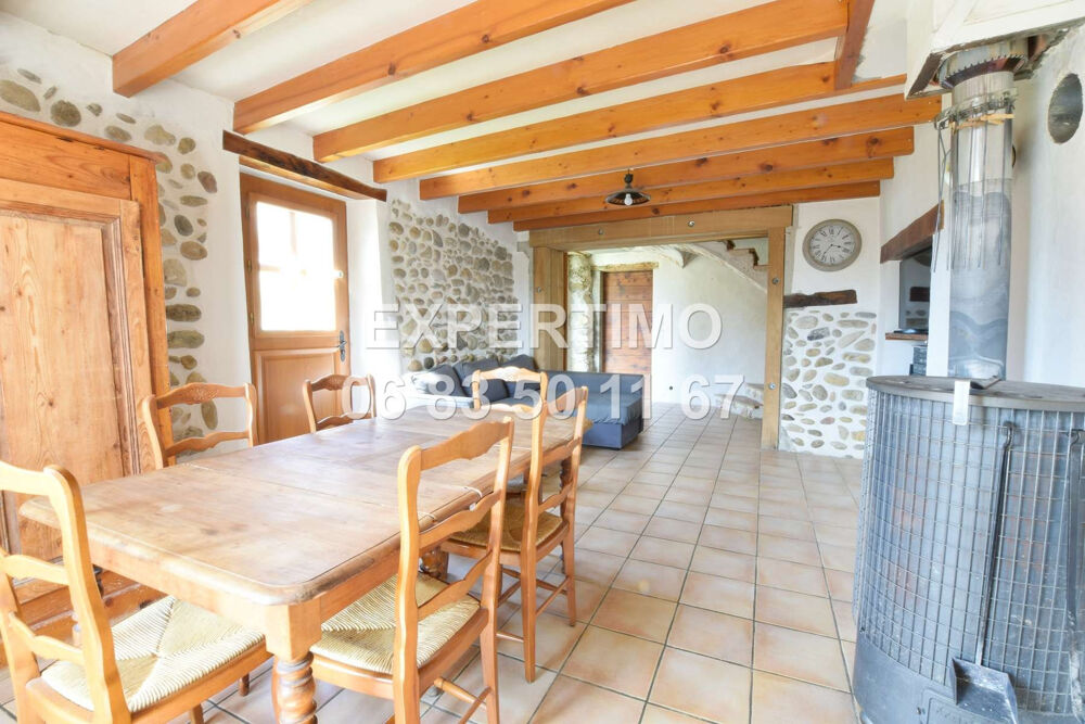 MAISON DE CARACTERE AVEC DEPENDANCES ET POTENTIEL