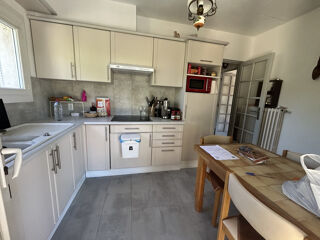 Vente Maison Villa T4 100 m2 + sous-sol 60 m2 + annexes 30 m2 + garage 25 m2 La valette du var