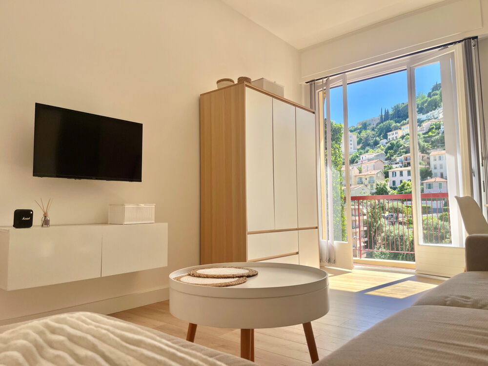 2P Rénové en Dernier Etage avec balcon Sud- Sud Ouest et VUE DEGAGE