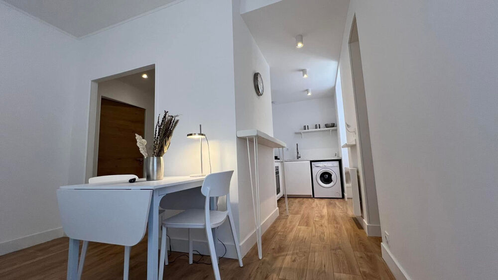 Location Appartement Studio meublé rénové  situé au R.D.C. avec clim réversible situé à AVALLON pour un loyer de 455 € par mois. Avallon