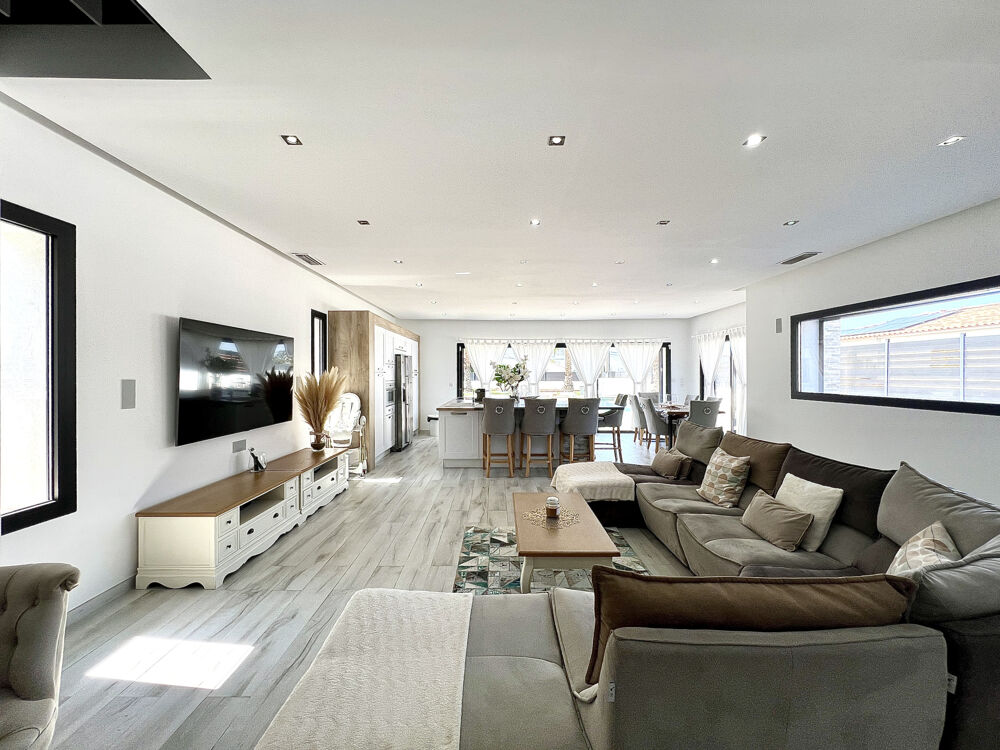 Vente Propriété/Château Bien de prestige - Propriété avec villa principale de 165m2, dépendance indépendante de 70m2, pool house de 43 Allauch