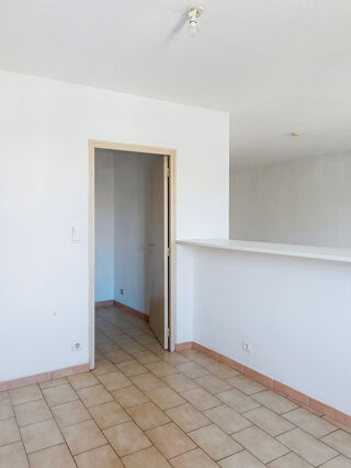  Appartement à louer 4 pièces 107 m²