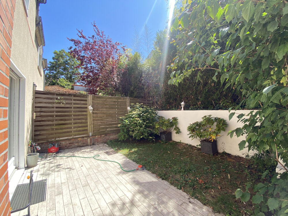 Vente Maison VERSAILLES CHANTIERS limite PORCHEFONTAINE  Maison 126 m2 plus un grand sous-sol aménagé, 1 place de parking Versailles