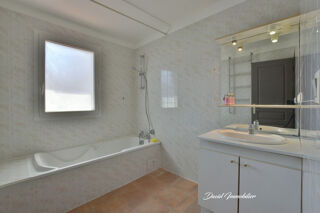  Appartement à louer 2 pièces 56 m²