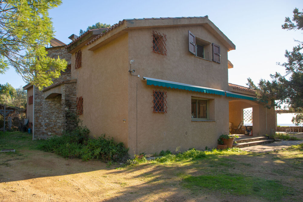 � vendre  Propri�t�/ch�teau Sari-Solenzara (20145)