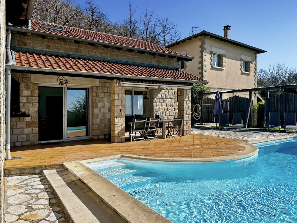 � vendre  Propri�t�/ch�teau Genestelle (07530)