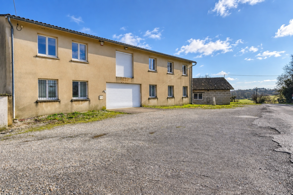 Vente Parking/Garage Bâtiment de 600m2 sur parcelle de 1000m2 Maransin