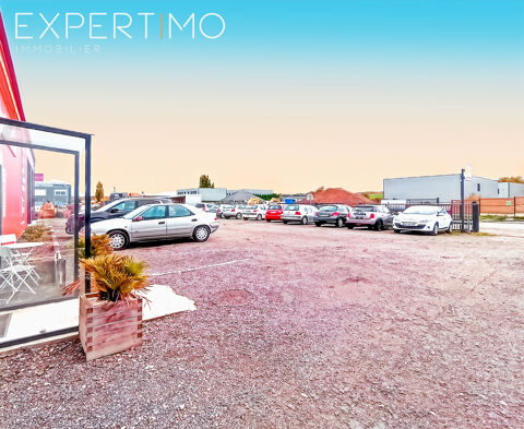   MURS COMMERCIAUX DE 465 m2 SUR VASTE TERRAIN DE 3 400 m2 AU COEUR D'UNE ZONE D'ACTIVITES 