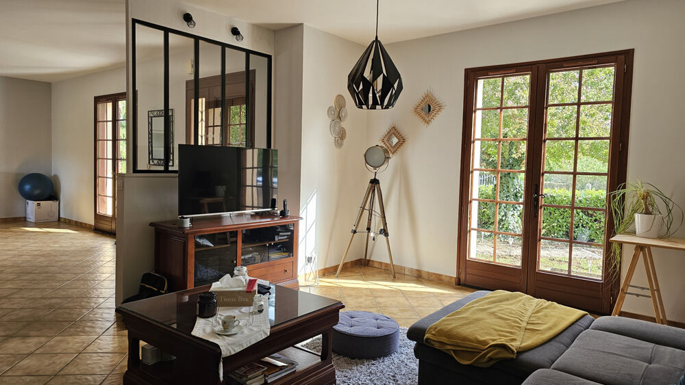 Vente Maison Plain pied 137m2 3chambres, jardin clos de 2500m2. Fauguerolles