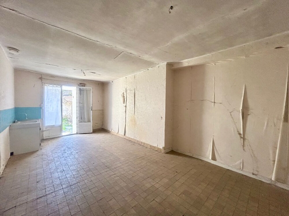 MARCOUSSIS - ENSEMBLE IMMOBILIER A RENOVER - 210 m2 utiles - GRANGE ET DEPENDANCES - Idéal investisseur