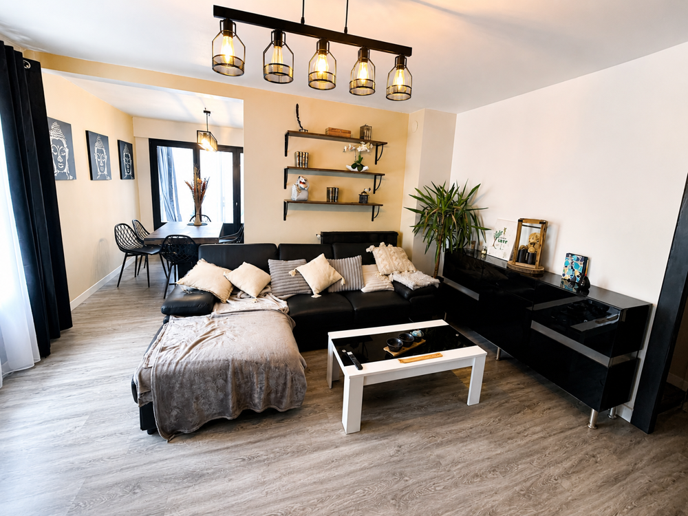 Vente Appartement T3 de 75 m2 • 2 LOGGIAS • TERRASSE • 2 GARAGES • 1 PARKING • 1 CAVE Perpignan