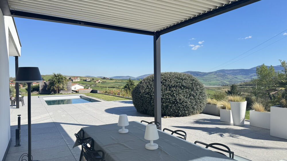Vente Maison Magnifique villa de 287,65 m2 avec piscine sur 2750 m2 de terrain Cellieu