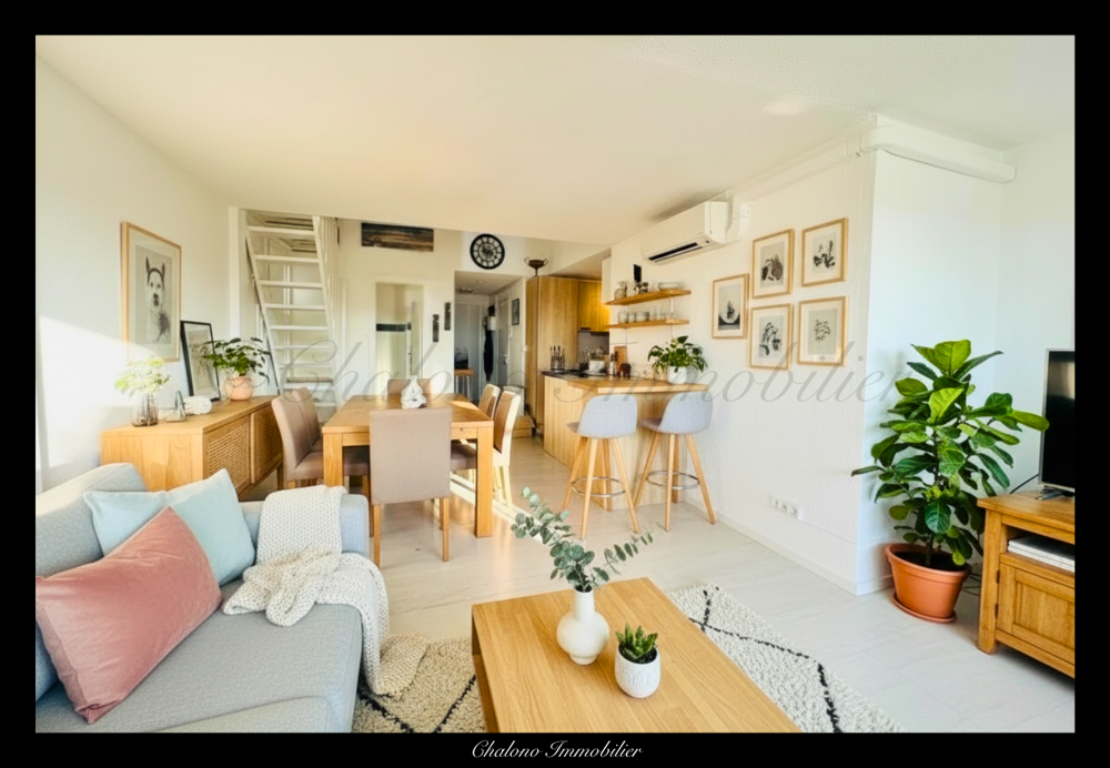 CAP DAGDE CENTRE-PORT : T3 DUPLEX, 59 M2 CARREZ. DERNIER ÉTAGE - VUE PORT - TERRASSE - CLIMATISATION