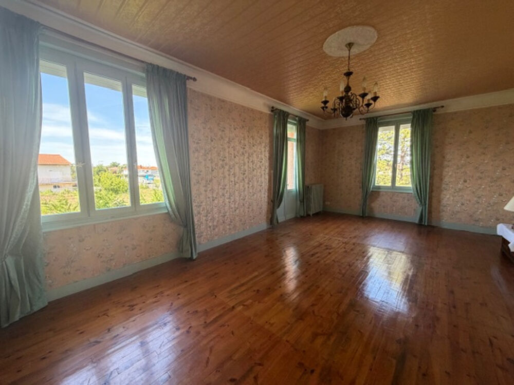 Vente Maison MAISON FAMILIALE AVEC FORT POTENTIEL TERRAIN CONSTRUCTIBLE DE 1700M2 Bonson