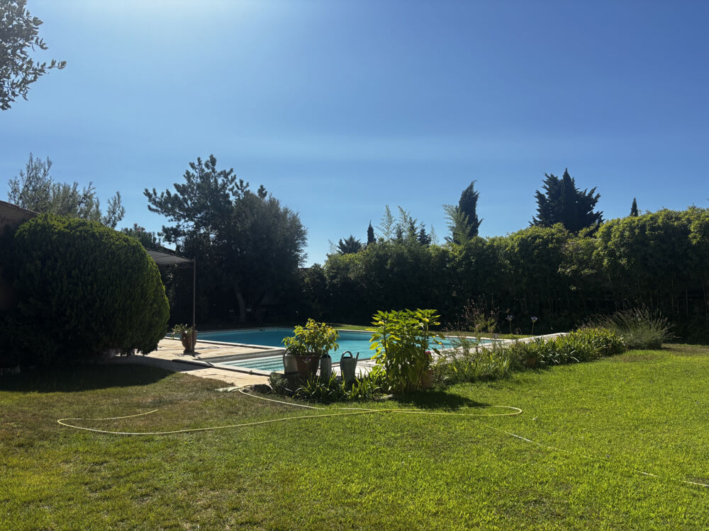 Vente Maison ELÉGANTE PROPRIÉTÉ FAMILIALE AVEC PISCINE ET APPARTEMENT INDÉPENDANT Tavel