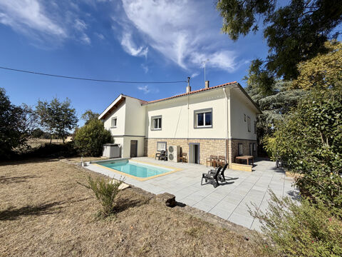   Maison Années 60 entièrement rénovée. Maison - 10 pièce(s) - 233 m²