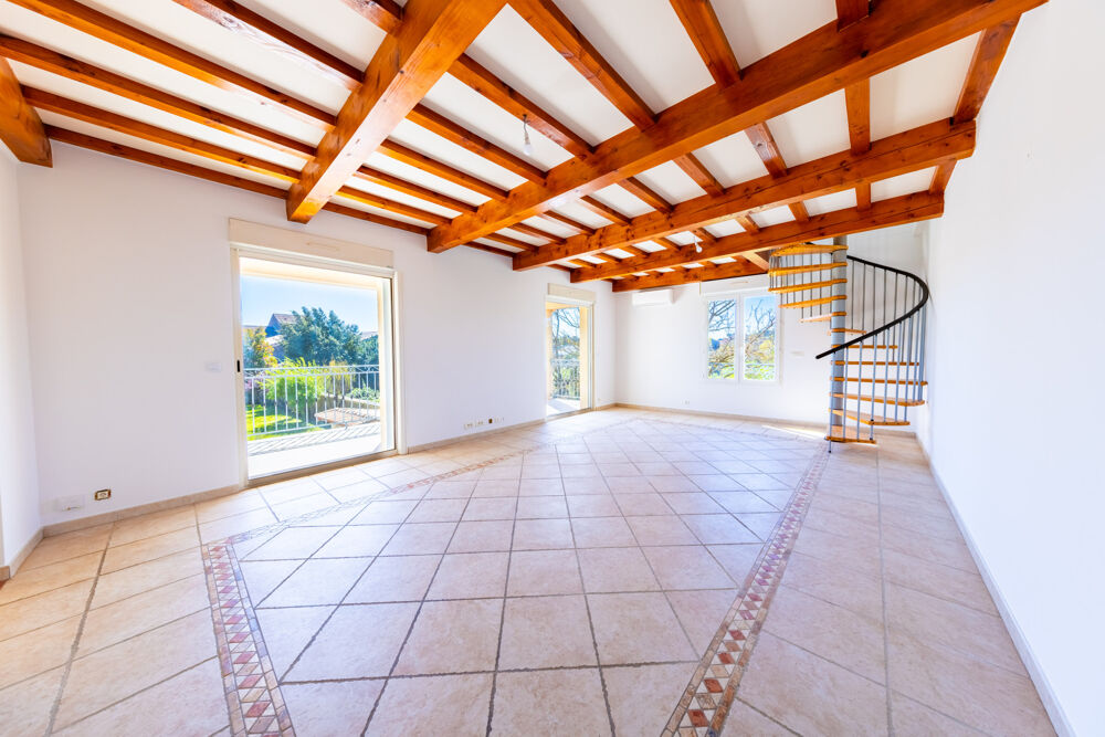 Coup de coeur à Sommières T4 de 96 m2 avec terrasse, jardin et parking