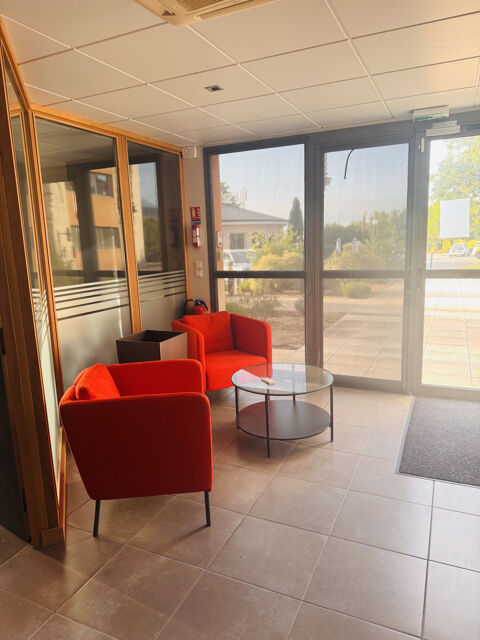   Bureaux divisibles sur 2 niveaux dans un batiment entier vue mer 