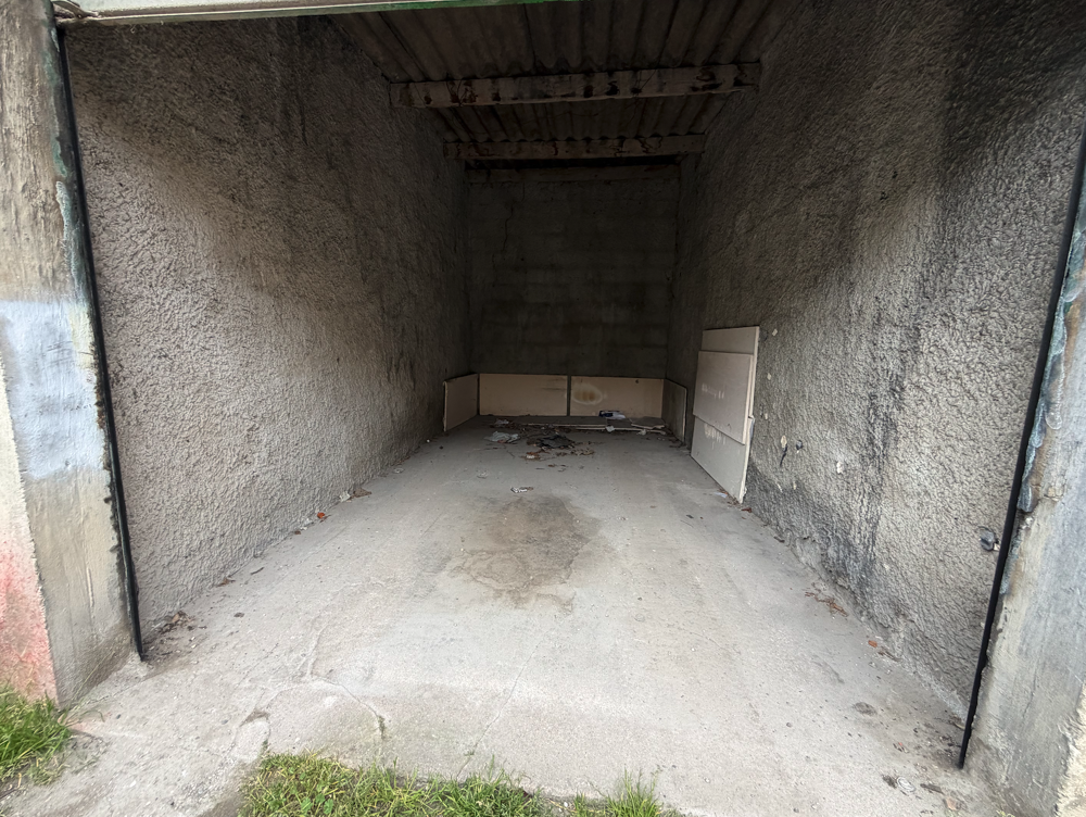 Location Parking/Garage Garage extérieur à louer   Villeurbanne Gratte-Ciel   Emplacement idéal Villeurbanne