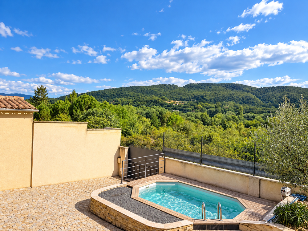 Vente Maison VAISON-LA-ROMAINE   MAISON LUMINEUSE AVEC PISCINE ET GARAGE, À PROXIMITÉ DU CENTRE-VILLE Vaison la romaine