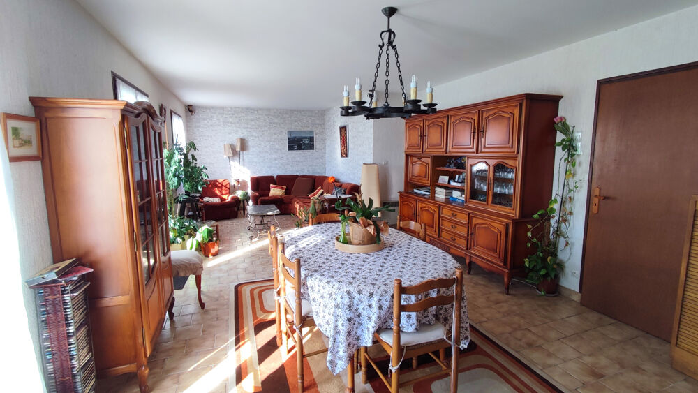 Vente Maison Maison de plain-pied - 4 chambres et double garage Cherac
