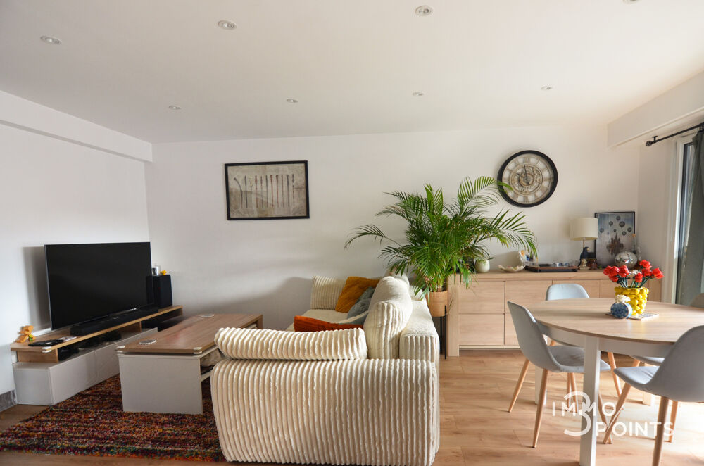 Vente Appartement Appartement 3 pièces : 2 chambres 70m2 : rénové Cagnes sur mer