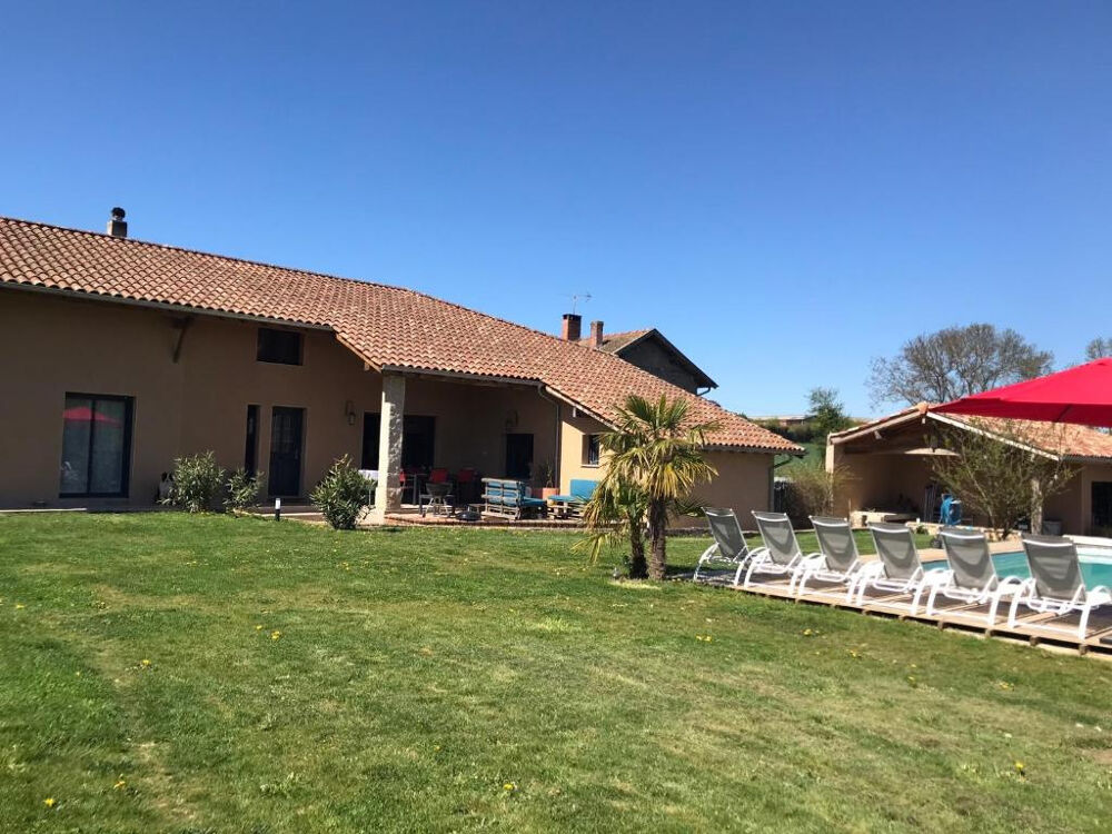 Vente Ferme  vendre proche Bourg-en-bresse  corps de ferme restaur 260 M2  P8 -5800 M2 piscine- ch d'htes possible Bourg en bresse