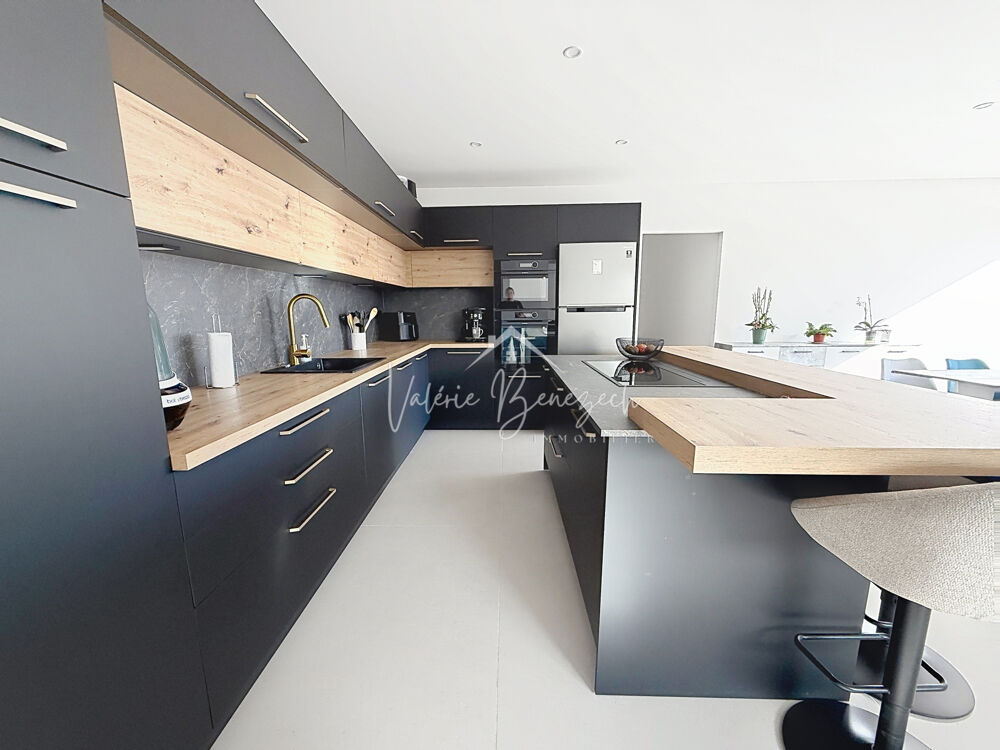 Vente Maison Villa avec piscine et grand entrepôt   À 15 minutes St-Affrique St victor et melvieu