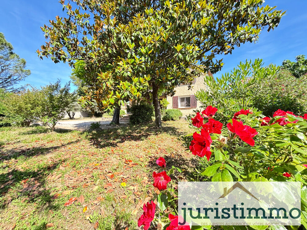 Villa de 208m2 sur une parcelle de 1748m2 à Lapalud
