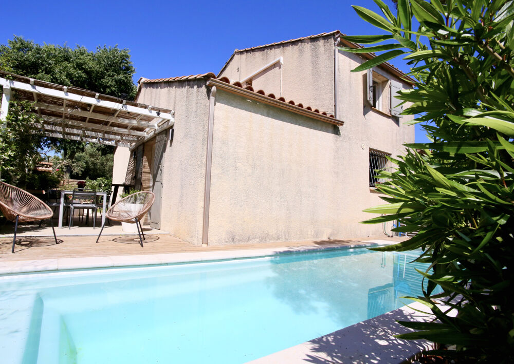 NOUVEAU, Magnifique Maison 3 chambres, très lumineuse, garage, emplacement voitures, très beau terrain, piscin