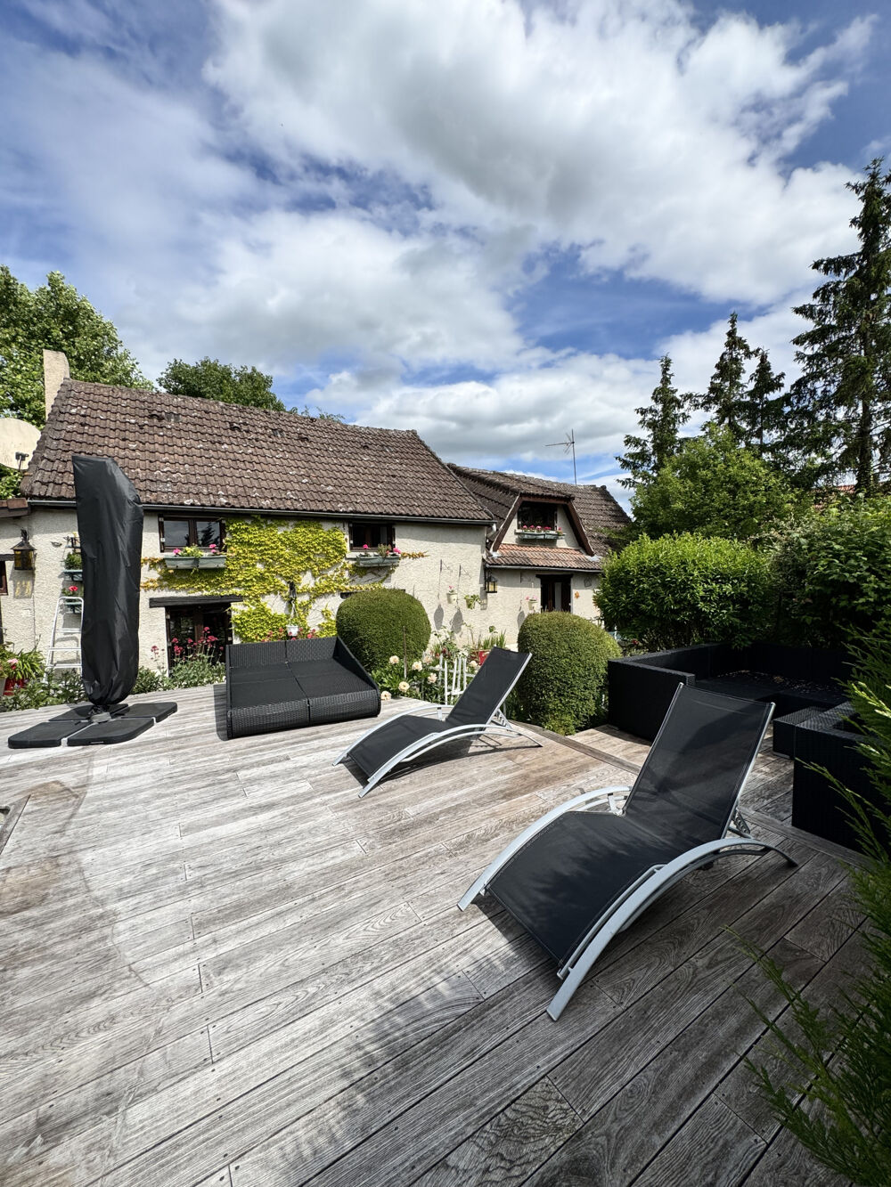 Vente Maison GRANDE MAISON AVEC PISCINE ET GRAND TERRAIN Romigny