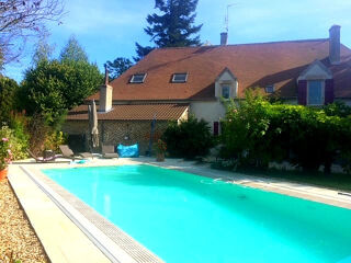  Maison  vendre 10 pices 330 m