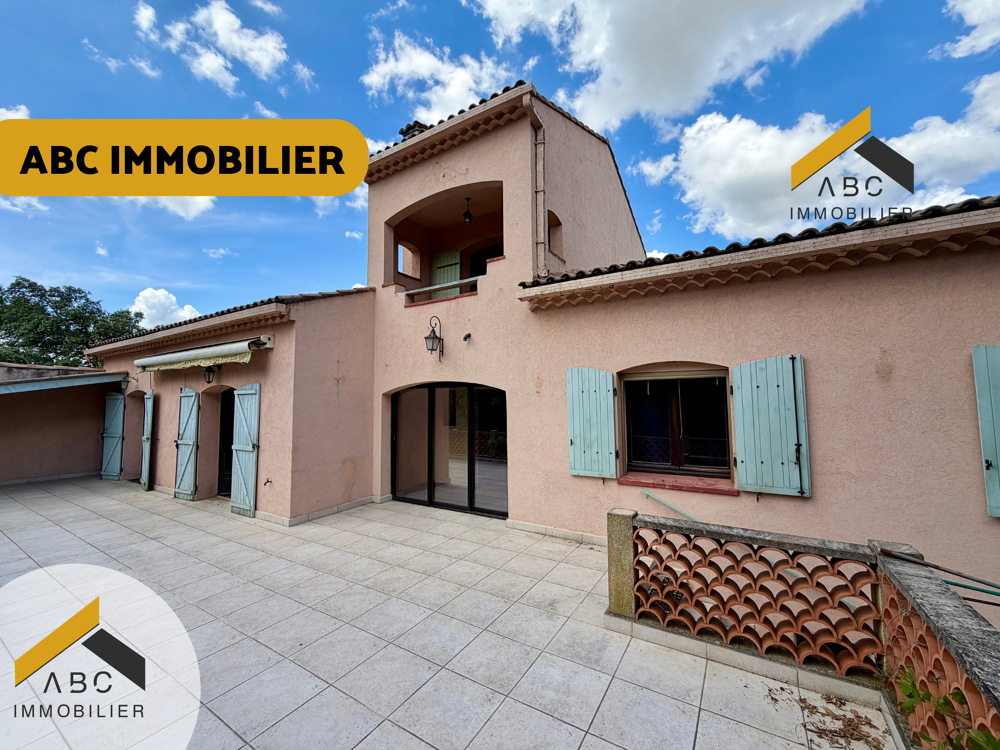 Maison de 290 m2 sur 1200 m2 de terrain dans un secteur recherché dOrange
