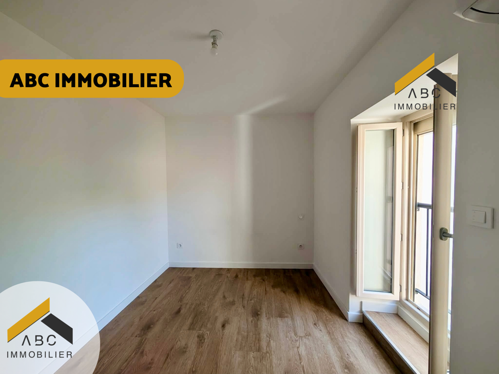 APPARTEMENT T2 - IMMEUBLE AVEC ASCENSEUR - REFAIT À NEUF